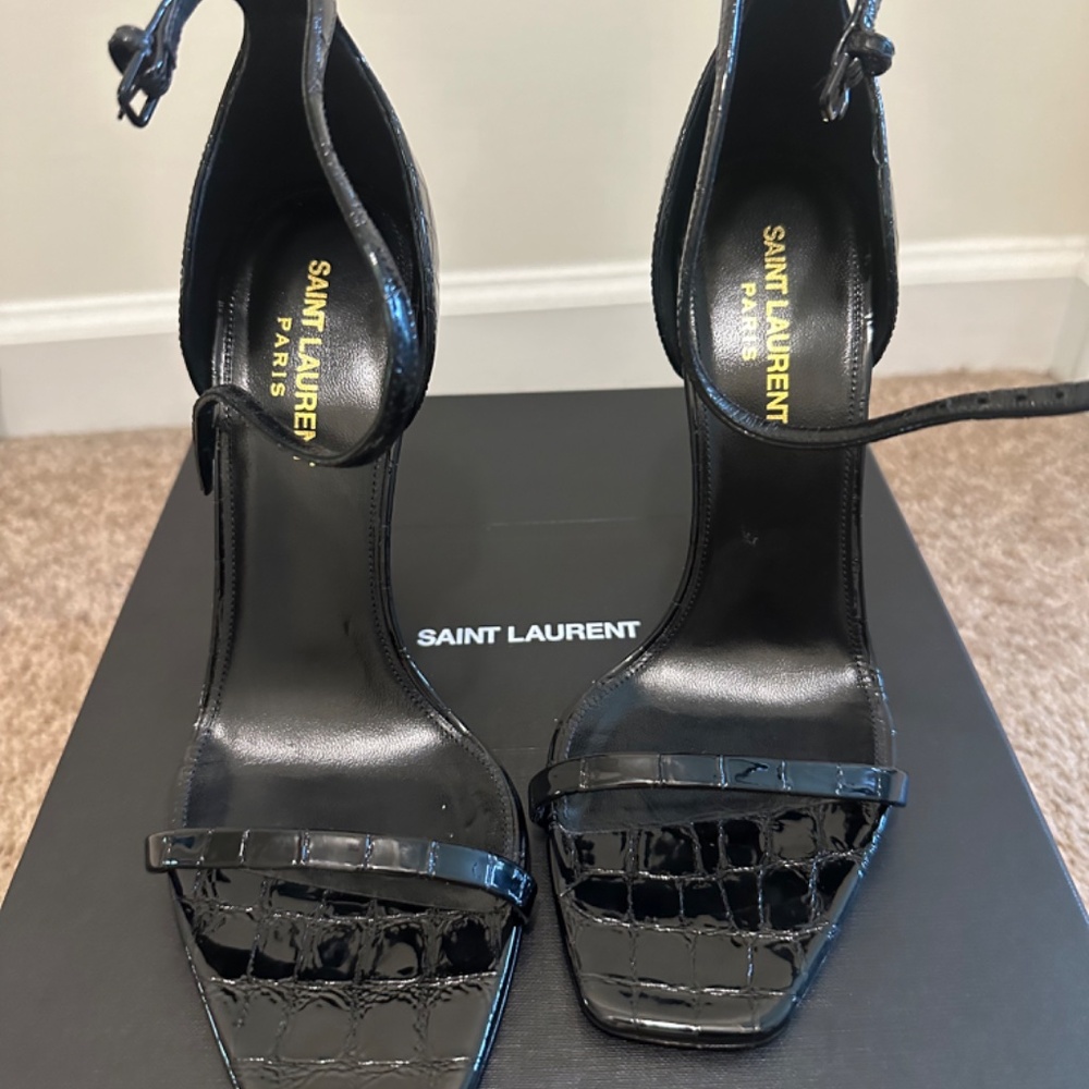 YSL OPYUM SANDALS IN CROCODILE-EMBOSSED LEATHER BLACK - Picture 3 of 10